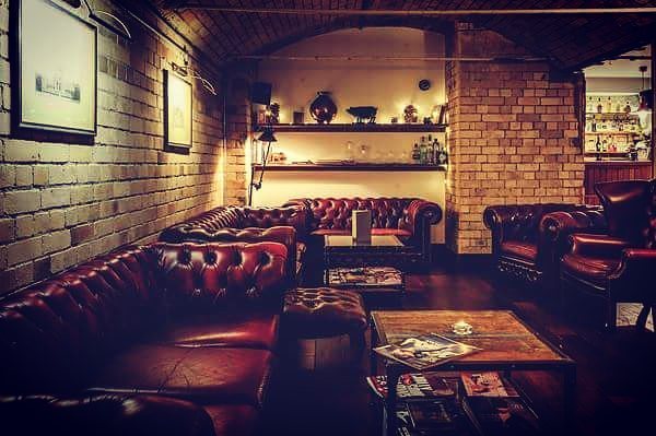 thepottedpig's tweet photo. Anyone else feel the chill creeping in this morning?

Our '2 courses for £12' lunch and a cosy corner seat are the… https://t.co/BagM0LrCGK https://t.co/4uaI5RvLVM