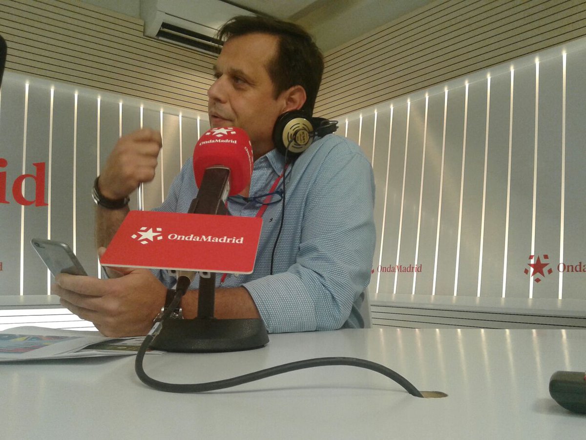 BuenosDiasOM's tweet photo. #VulnerabilidadWiFi Nuestro experto n cosas de red y tecnología te lo explica Alberto Burguillo @EnredadosOM @AlipioGutierrez y @Begonatormo https://t.co/yJay5VVJQV
