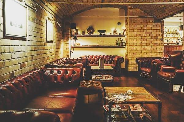 thepottedpig's tweet photo. Anyone else feel the chill creeping in this morning?

Our '2 courses for £12' lunch and a cosy corner seat are the… https://t.co/tzJKAQUbSd https://t.co/4TGUrEqDhU