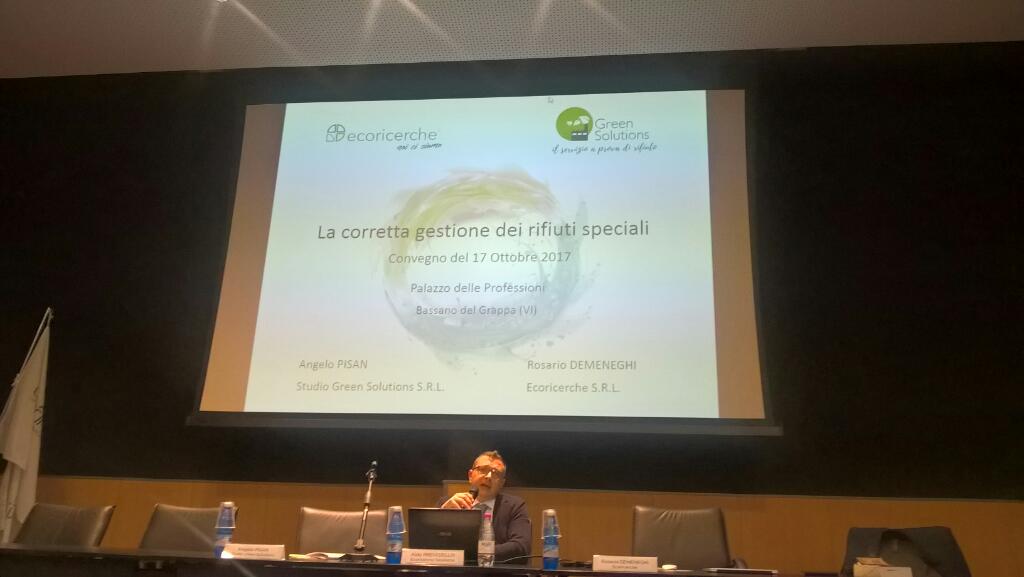 ecoricerche's tweet photo. #AngeloPisan dei partner di #Greensolutions si presenta e parla di #rifiuti, #classificazione e #gestione https://t.co/o6cfN2ITCh