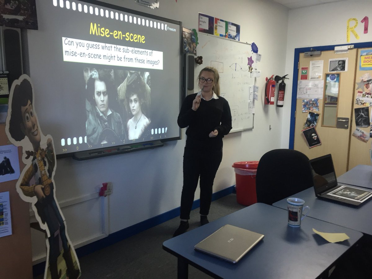 BSAKmediadept's tweet photo. Year 12 - learning about micro elements in genre theory #baskmagic, #lovelearning https://t.co/UNSIe101B5