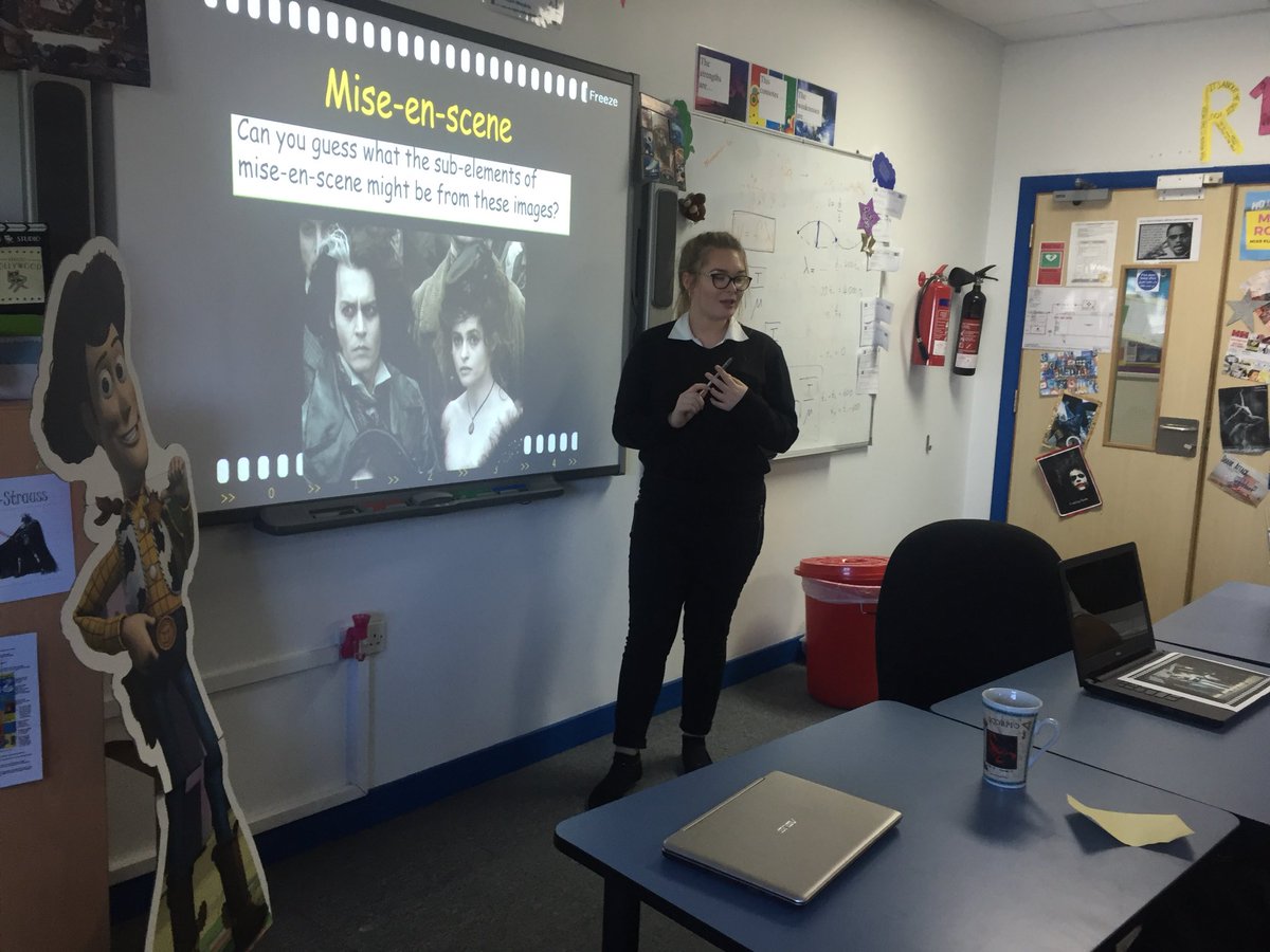 BSAKmediadept's tweet photo. Year 12 - learning about micro elements in genre theory #baskmagic, #lovelearning https://t.co/UNSIe101B5