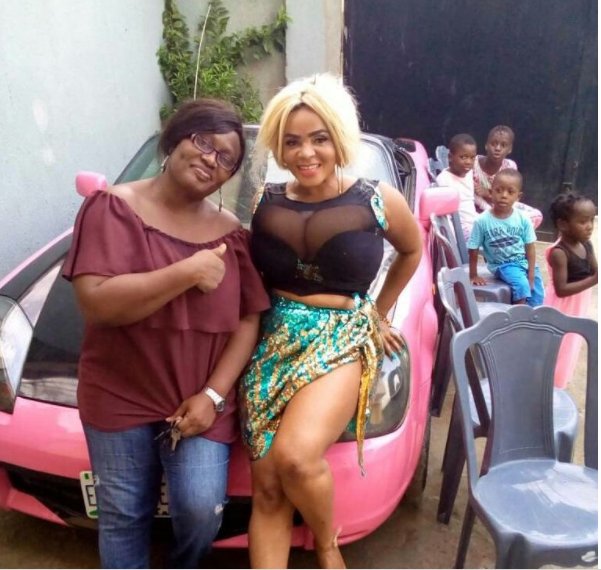 Tooxcllusive2's tweet photo. Cossy Orjiakor – Isn’t This Inappropriate To Wear Around Kids? https://t.co/qQUemkj8X9 https://t.co/zYF1nLrqC2