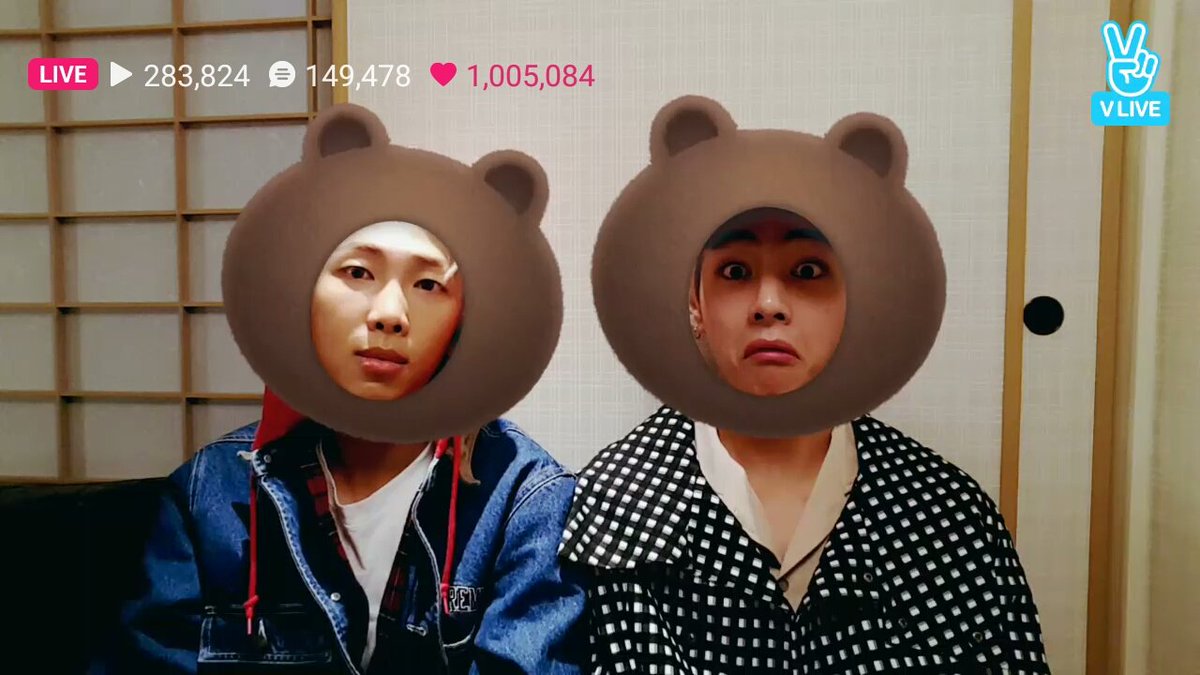 btsarmy_id's tweet photo. 랩몬스터 와 v가 생방송으로 방송 할 때 재미있어 보여.#RAPMONSTER #vbts #BTS #kimnamjoon #kimtaehyung https://t.co/MJyZrh37Is