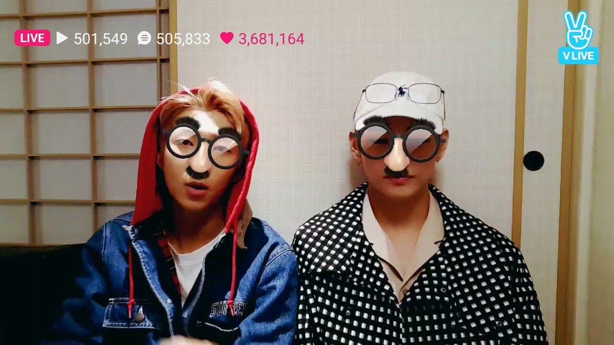 btsarmy_id's tweet photo. 랩몬스터 와 v가 생방송으로 방송 할 때 재미있어 보여.#RAPMONSTER #vbts #BTS #kimnamjoon #kimtaehyung https://t.co/MJyZrh37Is