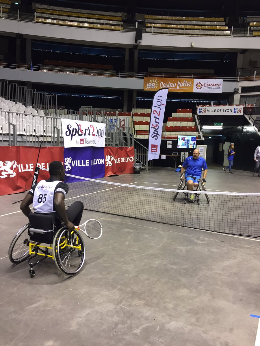 amelie_vieville's tweet photo. La #teamsqli au tennis fauteuil de #sport2job https://t.co/kVtoIxwvts