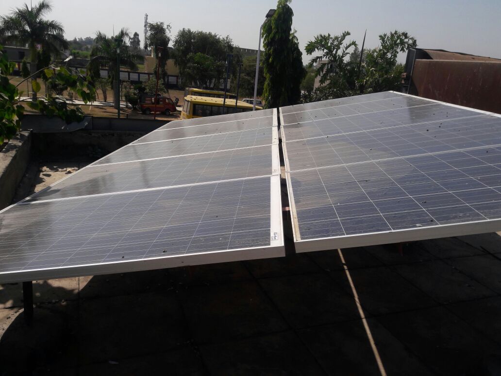 HPCL_JAMMU's tweet photo. #RenewableEnergy #Way2future #Solarpower panels installed at rooftops of @HPCL retail outlets in J&K @subodhbatra10 @74radhika @Rg03Goel https://t.co/jkkgpUJeUT
