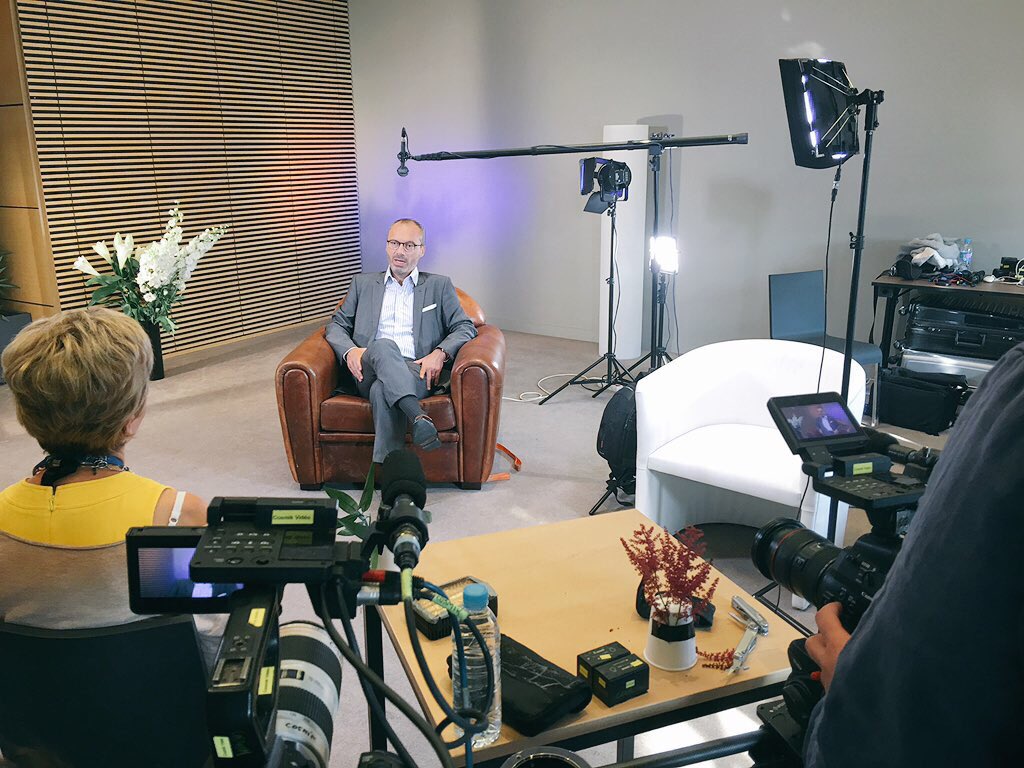 BnProd's tweet photo. Tournage pour la convention Talend, orchestrée par Watt Events #tournage #itw #talend #wattevents #bnprod https://t.co/Nx0noKF6ZF