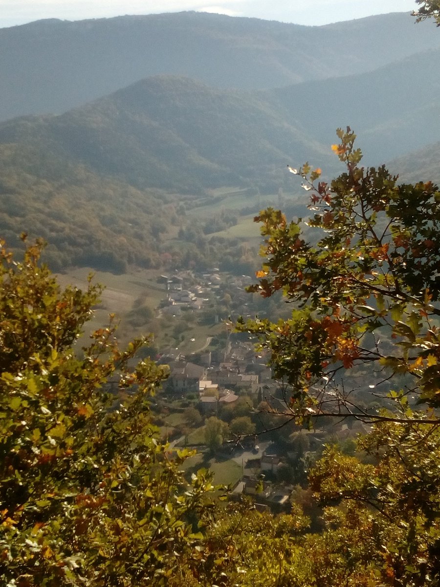 Djerir26's tweet photo. #Trail de 10kms avec le frérot @dakarupt26 dans les contre fort du Vercors #Combovin #Barcelonne #Drome #Running https://t.co/NFn42U2dp7
