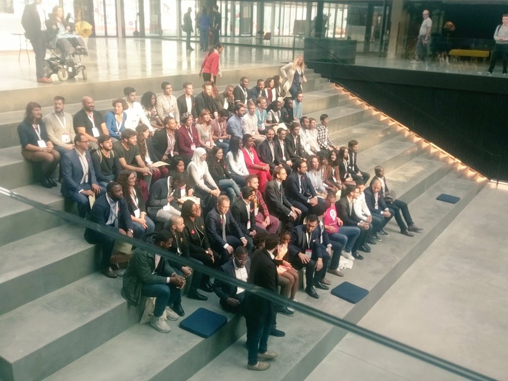 bondinnov's tweet photo. Photo de famille des lauréats #frenchtechdiversite @joinstationf Félicitation 🙌💃 https://t.co/x2l34DuHyS