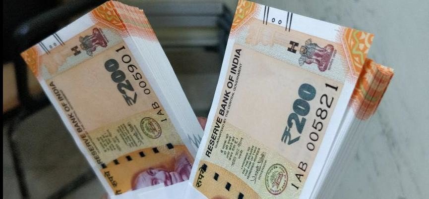 news24tvchannel's tweet photo. ATM से 200 रुपये के नोट के लिए करना होगा लंबा इंतजार #ATM #Rs200notes https://t.co/jOr9vCxhbr https://t.co/s3uF6sCDIN