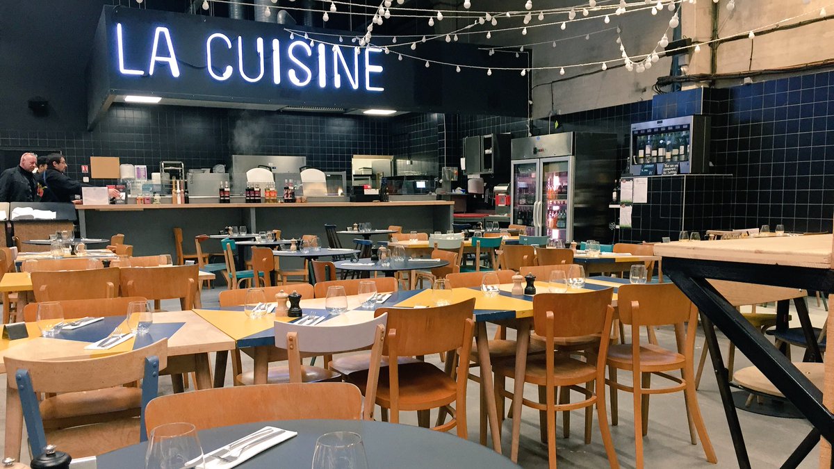 #conext Store Tour : le midi c’est 250-400 personnes, surtout issues des entreprises et habitations alentours, qui se restaurent.