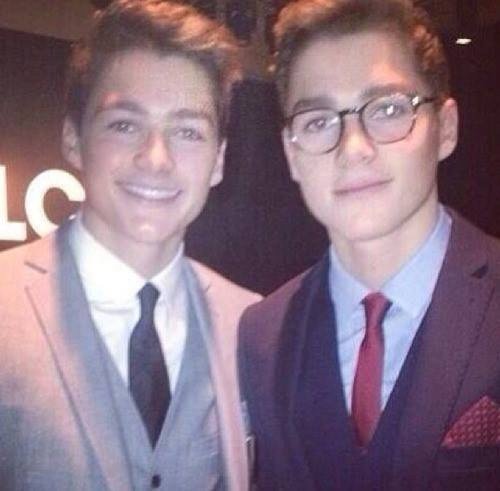 NFLSeason17's tweet photo. #JacksGap & #FinnHarries. Where is this? They look so cute all dressedย upโฆ. https://t.co/PWrkkul4JF https://t.co/EGXYNte1wy