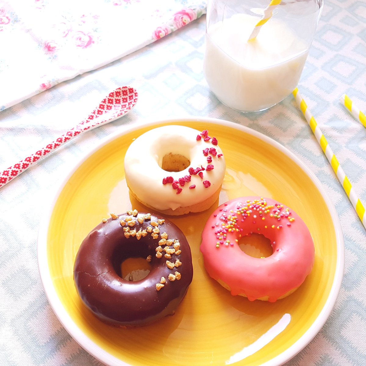 my_sweetdreams_'s tweet photo. Al mal tiempo... buenos donuts🍩🍩🍩🍩🍩🍩
#Donuts #Sweet #FelizMartes #Break #CardandoPilas #Welovedonuts https://t.co/UJukEJCL6s