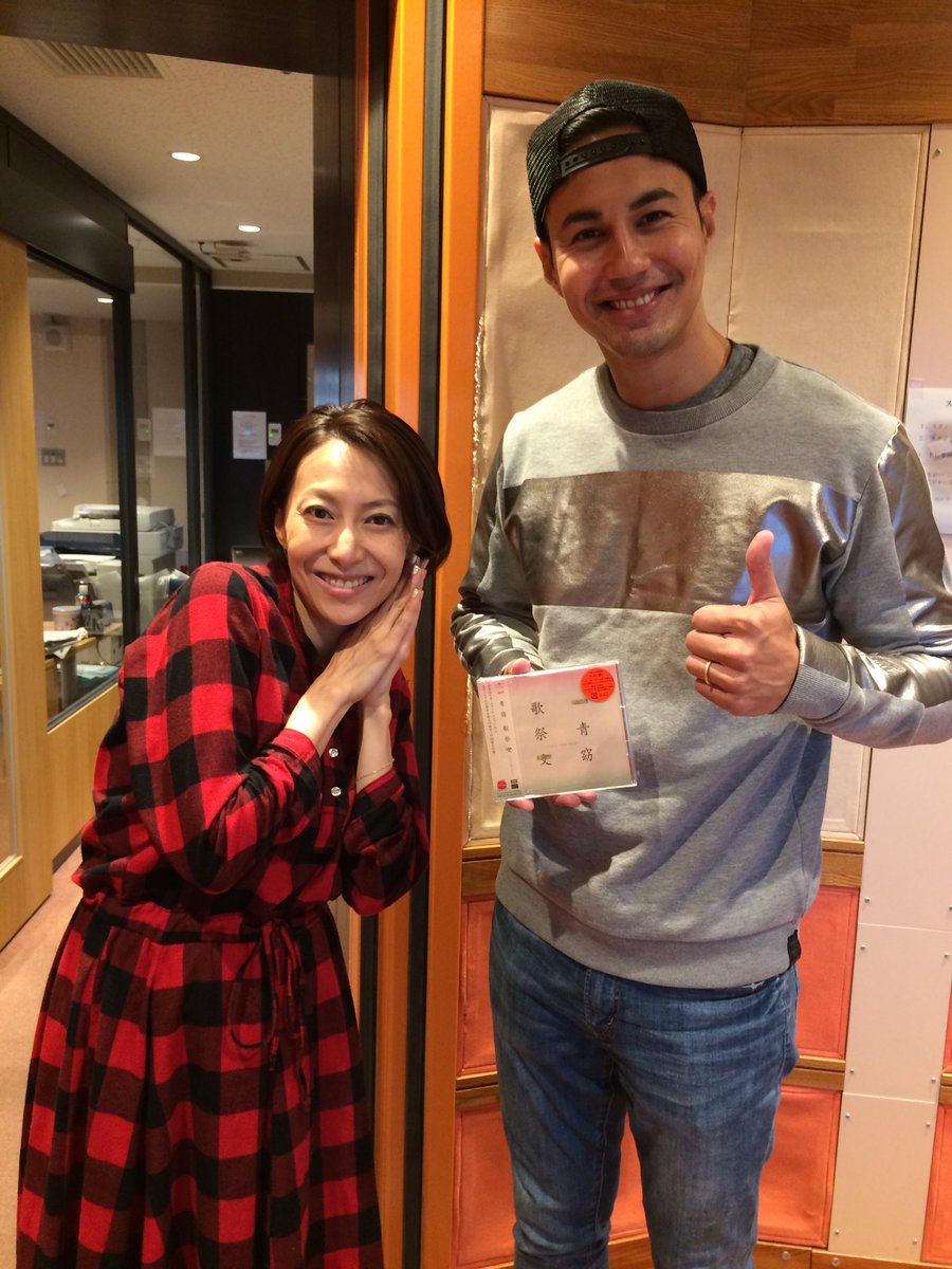 一青窈 スタッフ 本日 Nhkラジオ第一 すっぴん 出演いたしました トークはもちろんのこと 宮沢賢治の詩 やまなし をかぷかぷ朗読 パーソナリティのユージさんとパチリ Staff