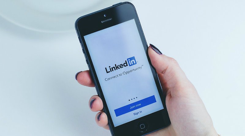 MediaresponseES's tweet photo. #LinkedIn es otra de las plataformas que pondrá el foco de su atención en el contenido en vídeo https://t.co/oX4WFIcsOM #VideoMarketing https://t.co/Lj78edOAM3