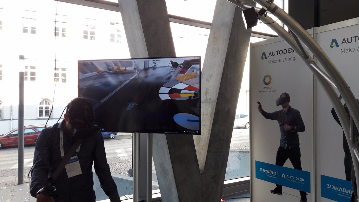 Datech_DE's tweet photo. Die VR-Ecke wird gerne in Anspruch genommen #AU2017 #AUGermany #TechData #AU #Autodesk #AUGermany2017 https://t.co/V5JbKn5VVZ