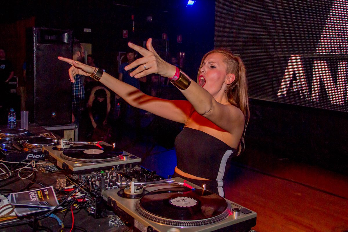 Free and customizable DJ logo templates | Canva, image size:1200x800