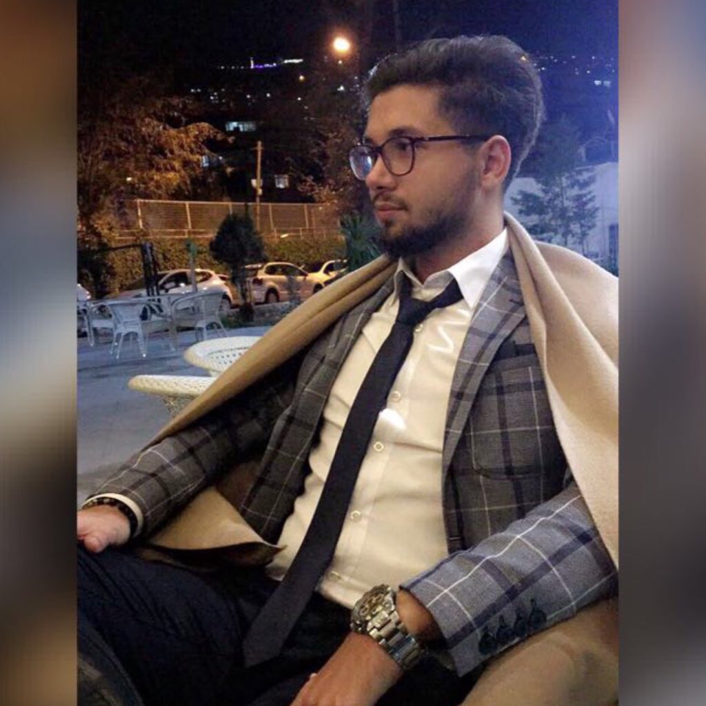 BatuhanEr8's tweet photo. #YeniProfilResmi https://t.co/VRt7Hvu92j