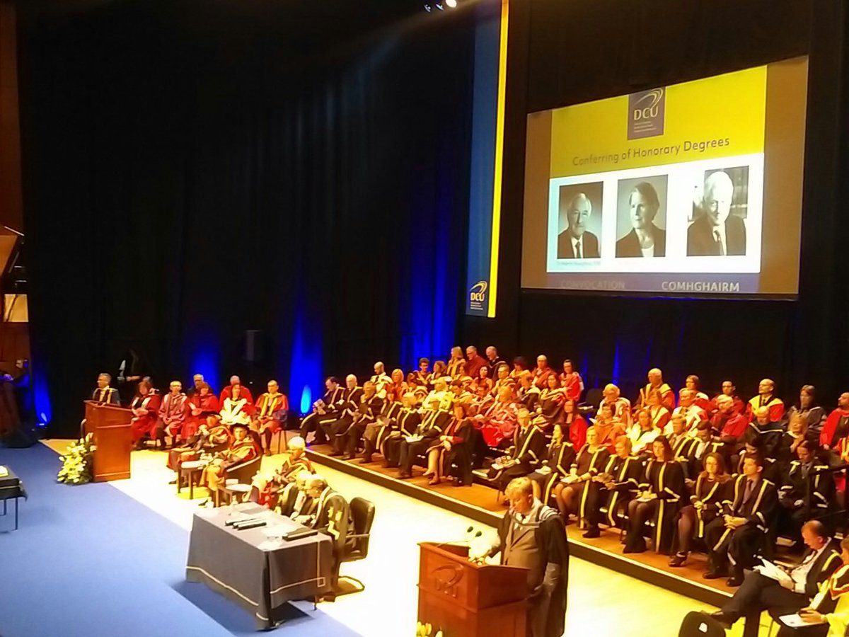 Aine_NiSh's tweet photo. Céimeanna oinigh á mbronnadh ar #SisterStan &amp; @BillClinton i @DublinCityUni inniu. Honorary degrees being conferred today  #clintononcampus https://t.co/HJUEtMCvQn