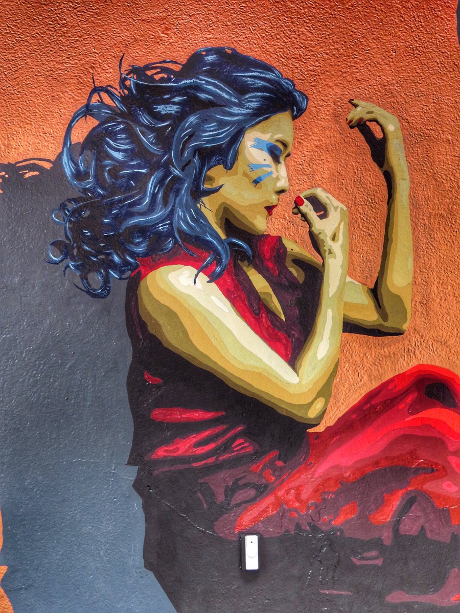 TokidokiNomad's tweet photo. #artist #bdwhite #streetart #eastvillage #newyorkcity @EastVillageNY @TimeOutNewYork @NYMag @nypost @nytimes @PengeStreetArt @resalis #art https://t.co/NyMS37Wo52