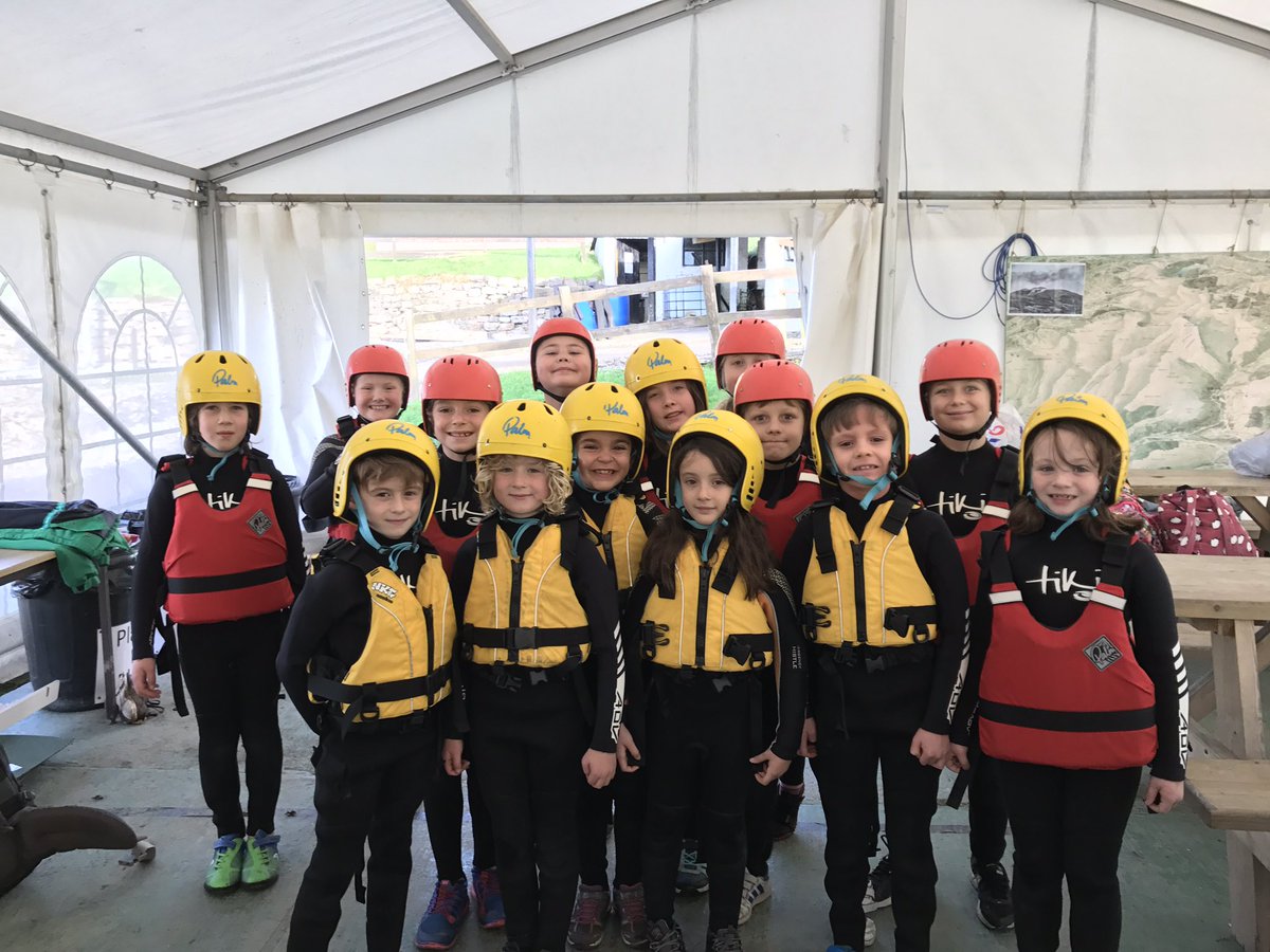 MelinGruffydd's tweet photo. #Bl4A hwyl ar y llyn heddiw! #Yr4A Fun on the lake today! #Abercraf #NA https://t.co/VuEOzGnPlf