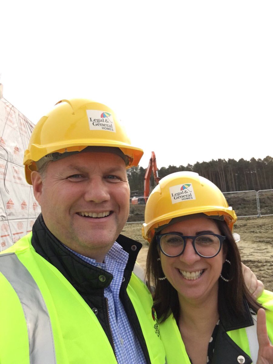 TheMediaPeople_'s tweet photo. The team’s in Crowthorne today on site with @landghomes looking #OnBrand #OnSite
#hardhatsofftoyou #legalandgeneralhomes https://t.co/n0n1EJcean