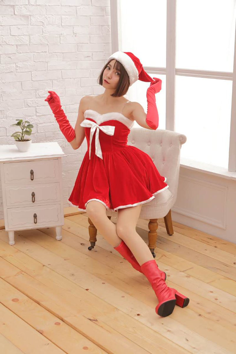 BODYLINE_Tokyo's tweet photo. 少し気が早いですが今年のクリスマス用コスチュームのモデル撮影風景ちょい見せしちゃいます☺☺ https://t.co/YpcGaa78qd