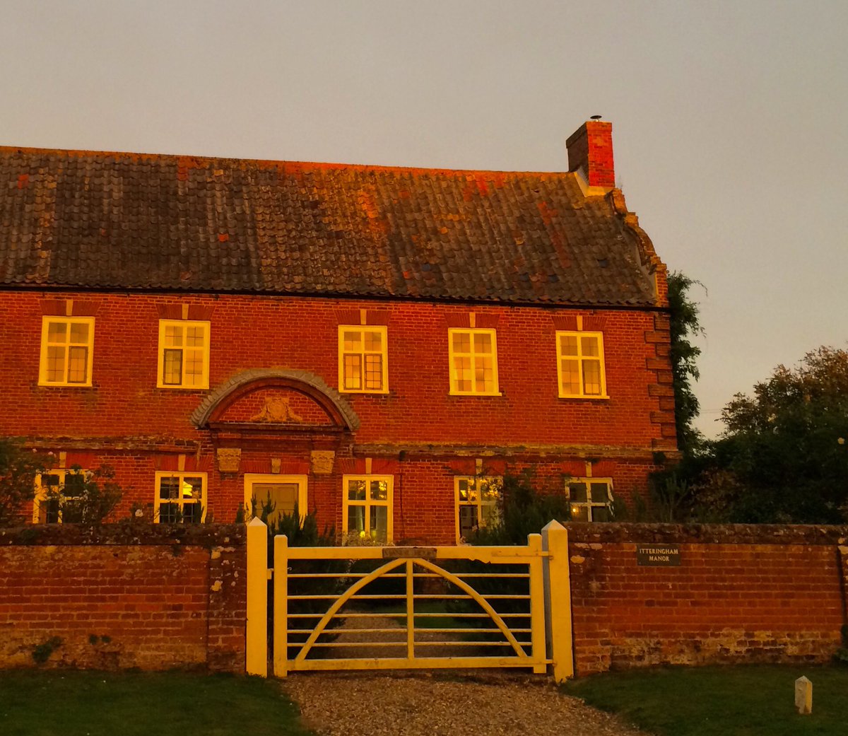 ItteringhamShop's tweet photo. How apt, mustard coloured hue to last nights evening sky....
An omen #SaveColmans @EDP24 #shoplocal https://t.co/nt1itYhyti