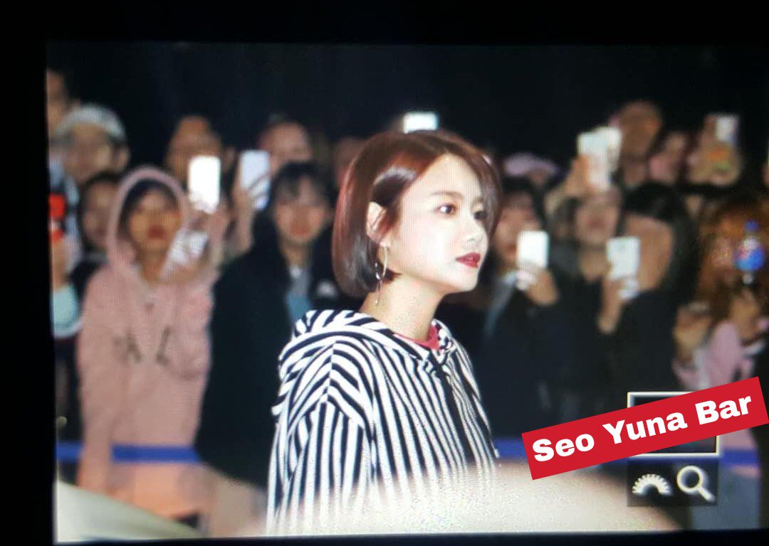 Seoyunabar's tweet photo. 171017 DDP 서울패션위크 2018 S/S Hera Preview  #AOA #Yuna #유나 (@Official_AOA) https://t.co/LDrIkghxiO