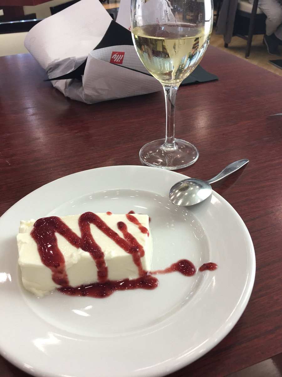 OlayaExclusive's tweet photo. Hoy como tarde pero de cuchara! 😘 #lifeescort #escortmadrid #lunch #FelizMartes https://t.co/QzkYt8c9MS