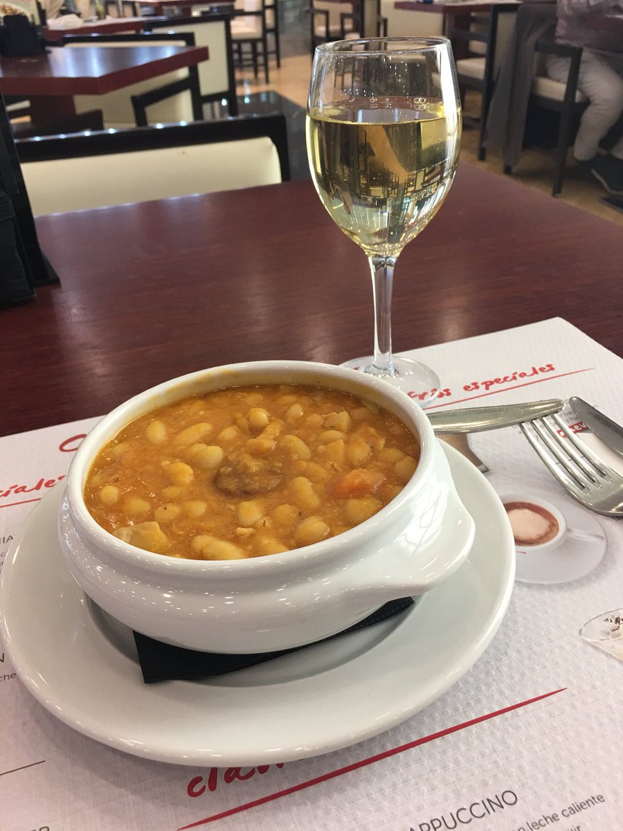 OlayaExclusive's tweet photo. Hoy como tarde pero de cuchara! 😘 #lifeescort #escortmadrid #lunch #FelizMartes https://t.co/QzkYt8c9MS