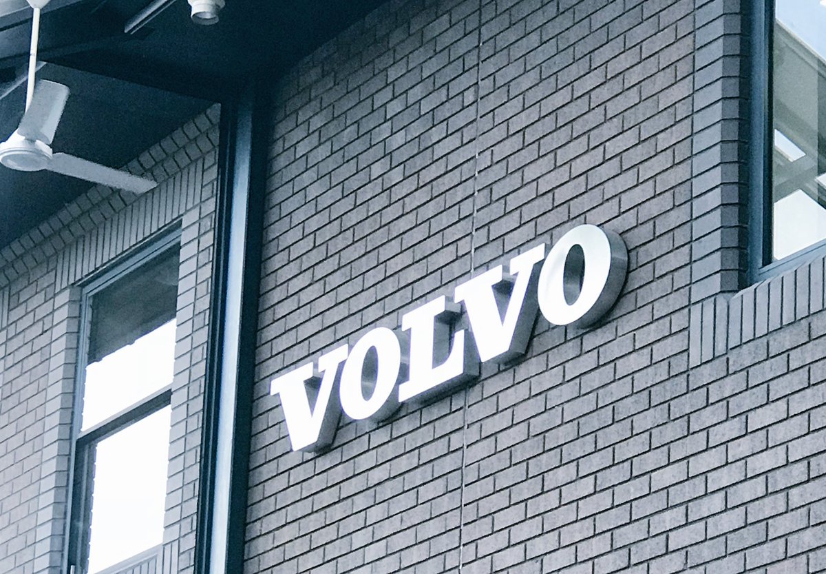 CelfoneTrading's tweet image. Ready and waiting to chat about your #o2open discount @VolvoCarGroup