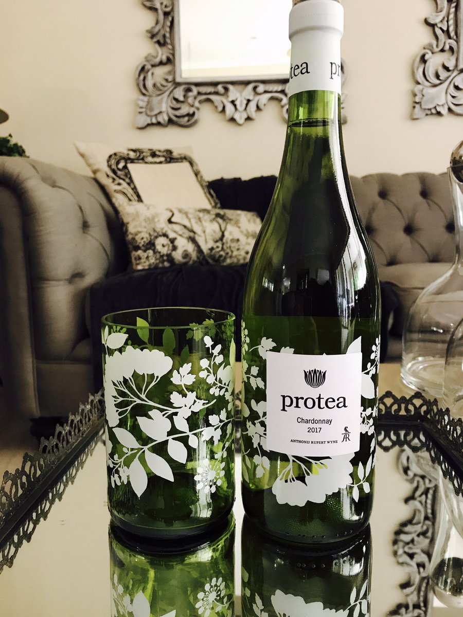 ElmarieBerry's tweet photo. Thank you @AnthonijRupert for this lovely bottle of Chardonnay. I can't wait to taste it๐#Recycleinstyle #pretty https://t.co/A2dtoy5KPf