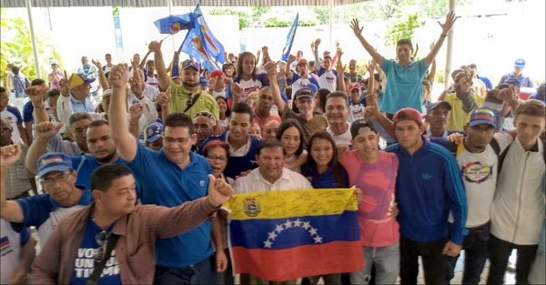 manuelrosalesg's tweet photo. Andrés Velásquez triunfó en Bolívar, sin lugar a dudas. En el CNE lo saben. Procedan a proclamarlo sin más dilación. https://t.co/hN75R6Mv6u