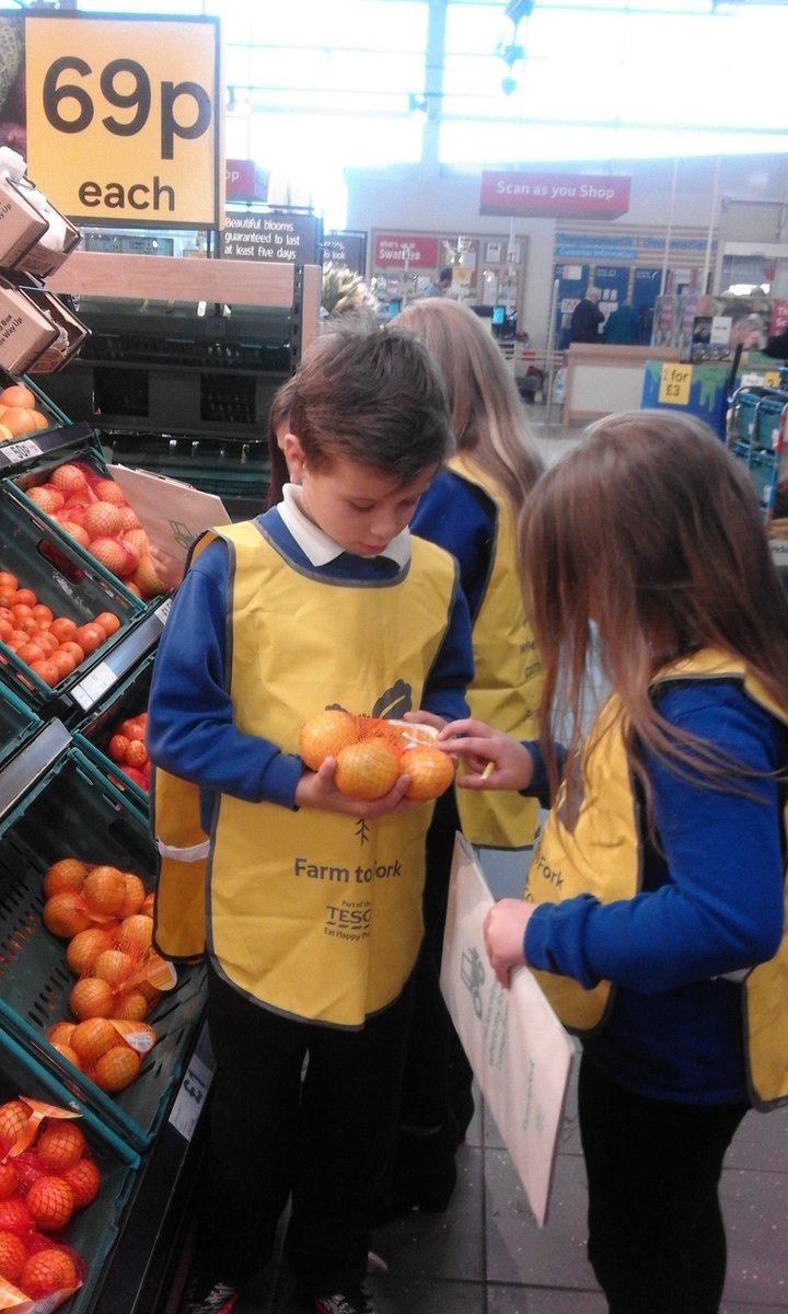 Children from Clwyd school learning all about healthy eating @forestfach_3219  <a href="/EatHappyProject/">EatHappyProject</a> <a href="/Clwydprimary/">Clwyd Primary</a>