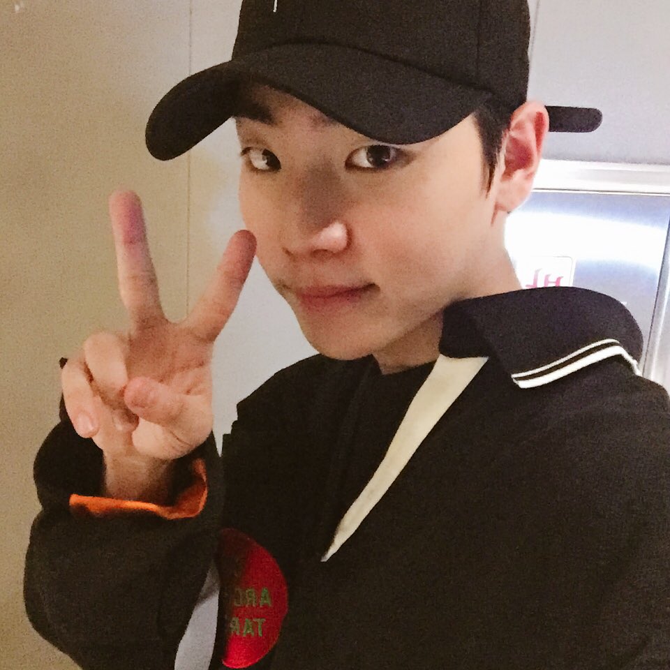ONF_members's tweet photo. [#이션] 저희 잘 도착했습니다✌🏻 https://t.co/AiU7caZ9Tm