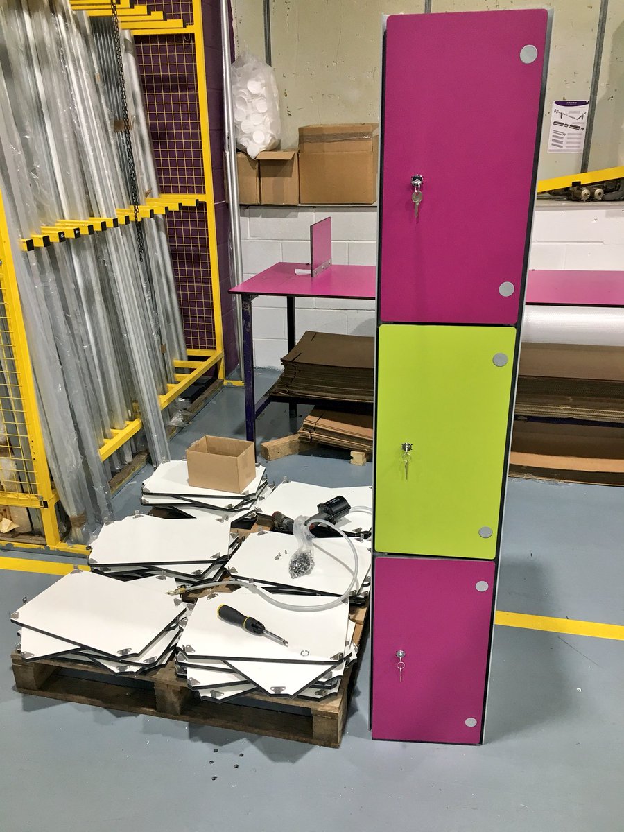 almproducts's tweet photo. Happy new locker day to us! 💜💚🔩🔧👨‍🔧 #Locker #LeisurelineLockers #ALMProducts  https://t.co/wgth9LP7aG https://t.co/D3SB790nSC