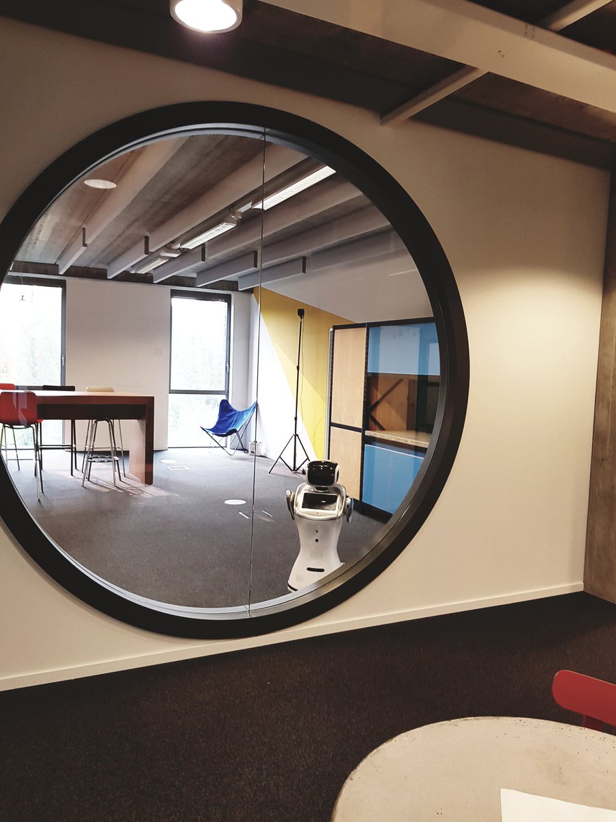 craftworkz_be's tweet photo. Meet our new office! 😎 #awesome #work #robot https://t.co/4RRJuzygXG