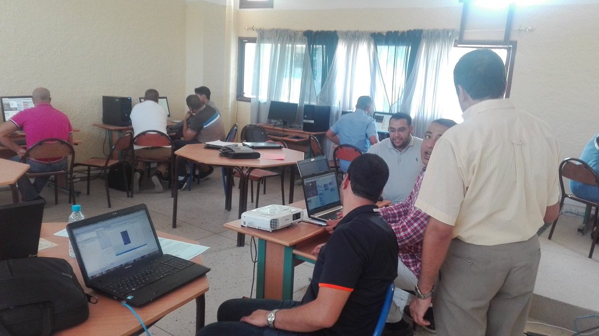 taalimtice's tweet photo. Formation des formateurs à la direction provinciale de ouezzane #scratch #africacodeweek2017 @ilhamlaaziz @AfricaCodeWeek https://t.co/5T6kEUWnbQ