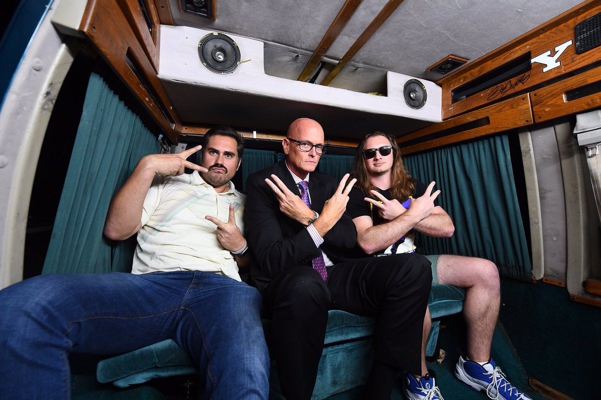 BarstoolBigCat's tweet photo. Tonight is the night. @barstoolvantalk premiere. Get excited, stay excited. 1 AM EST on ESPN2 https://t.co/E72km6Lftx