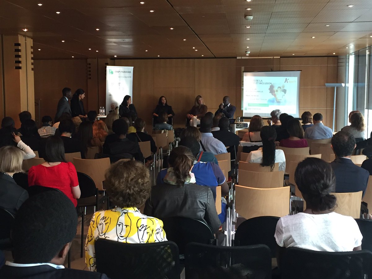 silveirflo's tweet photo. Réussites, talents, parcours...discussions inspirantes sur la #diversité avec les membres du @Club21Siecle et @Afrinity_bnpp #DiWeek https://t.co/WgGm4FvlCh
