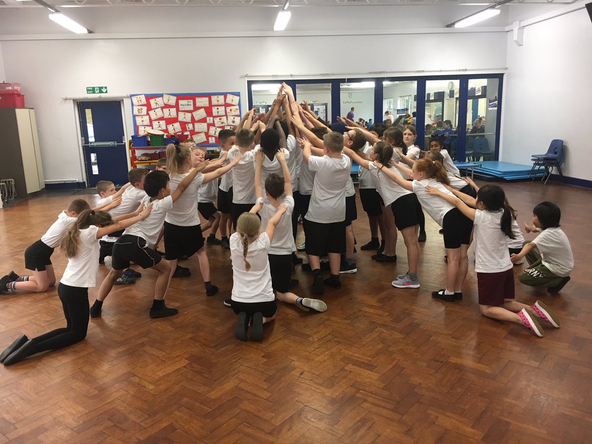 ButtonLane_'s tweet photo. Creating our Egyptian dance masterpiece! Thank you Y4 for being our audience #Class5CE #Class5AC #dance #PE #egyptians https://t.co/zg1QeHlFAG