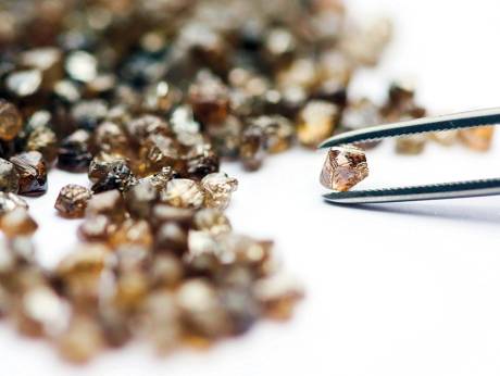 WorldDiaMark's tweet photo. Trade and retailers put in extreme detection measures to keep synthetic diamonds out. Here's how >> https://t.co/RuLTNCOtNC https://t.co/o5hewsgcVg