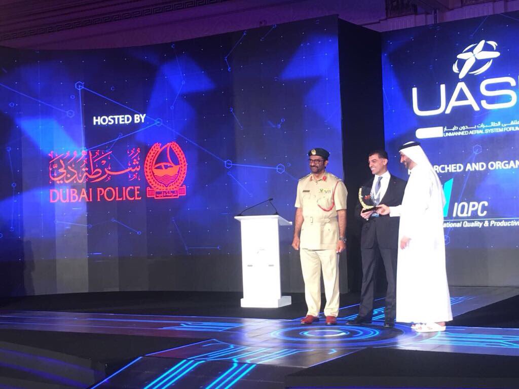 _ZenithTech's tweet photo. #ZenithTechnogies CEO Russel Hammad being felicitated by #DubaiPolice at #UASF https://t.co/9qkIlNOXpo