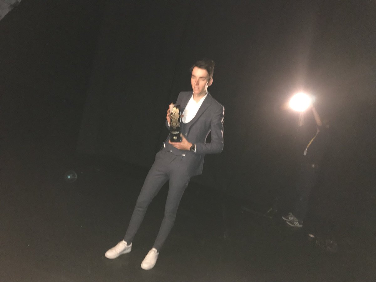 .<a href="/romainbardet/">Romain Bardet</a> Velo d’Or français <a href="/velomagazine/">Vélo Magazine</a> et <a href="/BenoitCosnefroy/">Cosnefroy Benoit</a> vélo d’or Espoir #👍