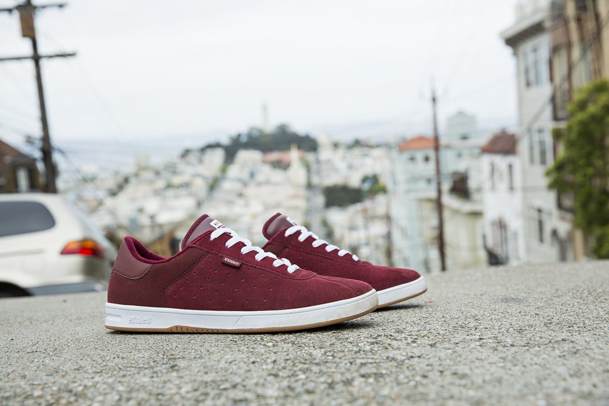 Стилен etnies The Scam в бургунди и бяло: 
contrabanda.bg/etnies-the-sca…