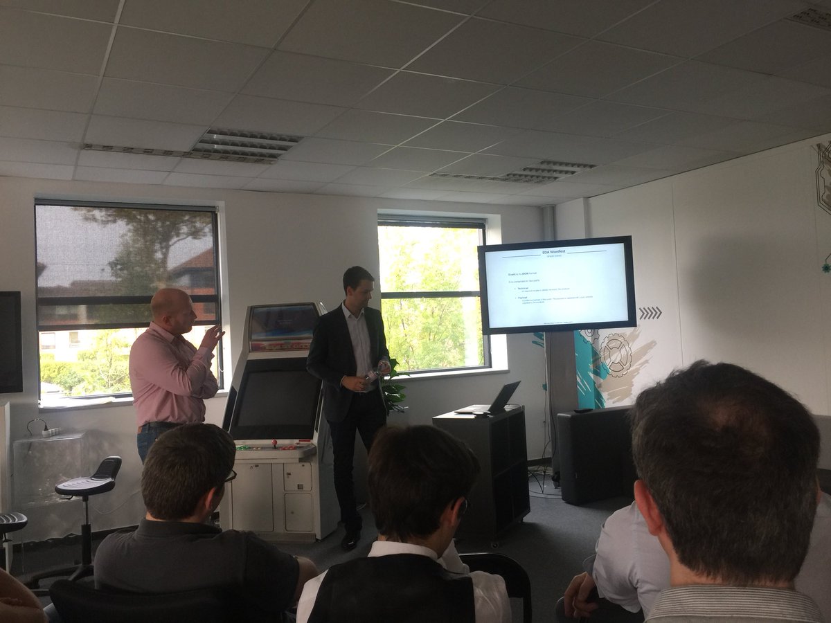 nicoregnier's tweet photo. #BBLAXA #EDA @Axa avec @juguyard et @XDesmarest #guildeArchi featuring #CoPEIP Événement à suivre ! https://t.co/R48zCiArLG