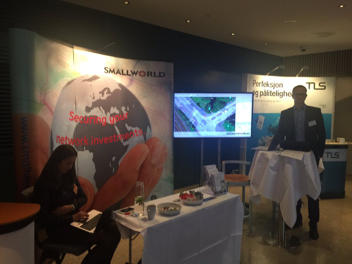 swno's tweet photo. Fjernvarmedagene #urbanenergi vi er på plass! Få siste nytt om 30 år med 3D data, fuktvarsling, og våre modeller for #fjernvarme #smallmap https://t.co/UnDw9hUgXE