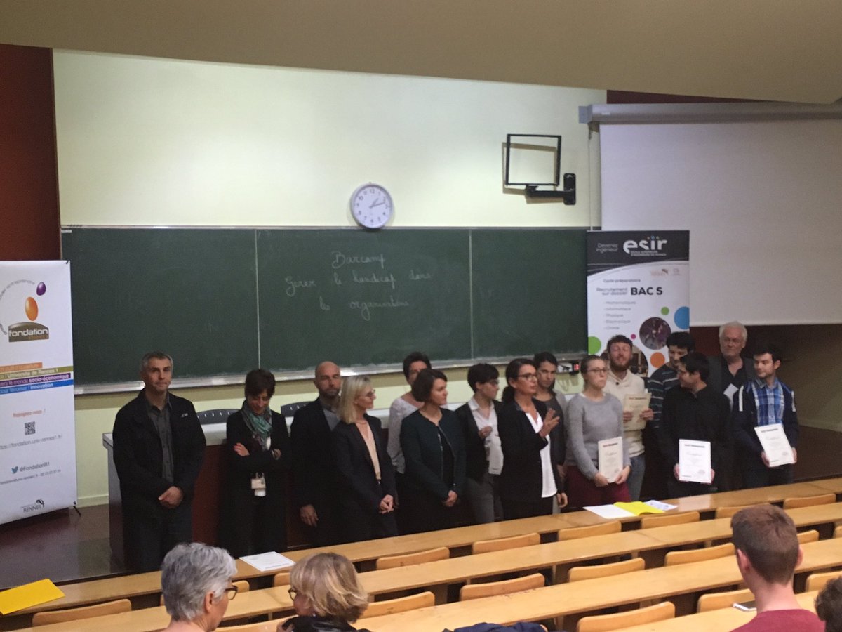 FondUnivRennes's tweet photo. Remise de certifications #Handimanager aux #étudiants @ecoleESIR Aboutissement d'une belle action @FondationR1 pour management du #handicap https://t.co/OfP9AI6eXC